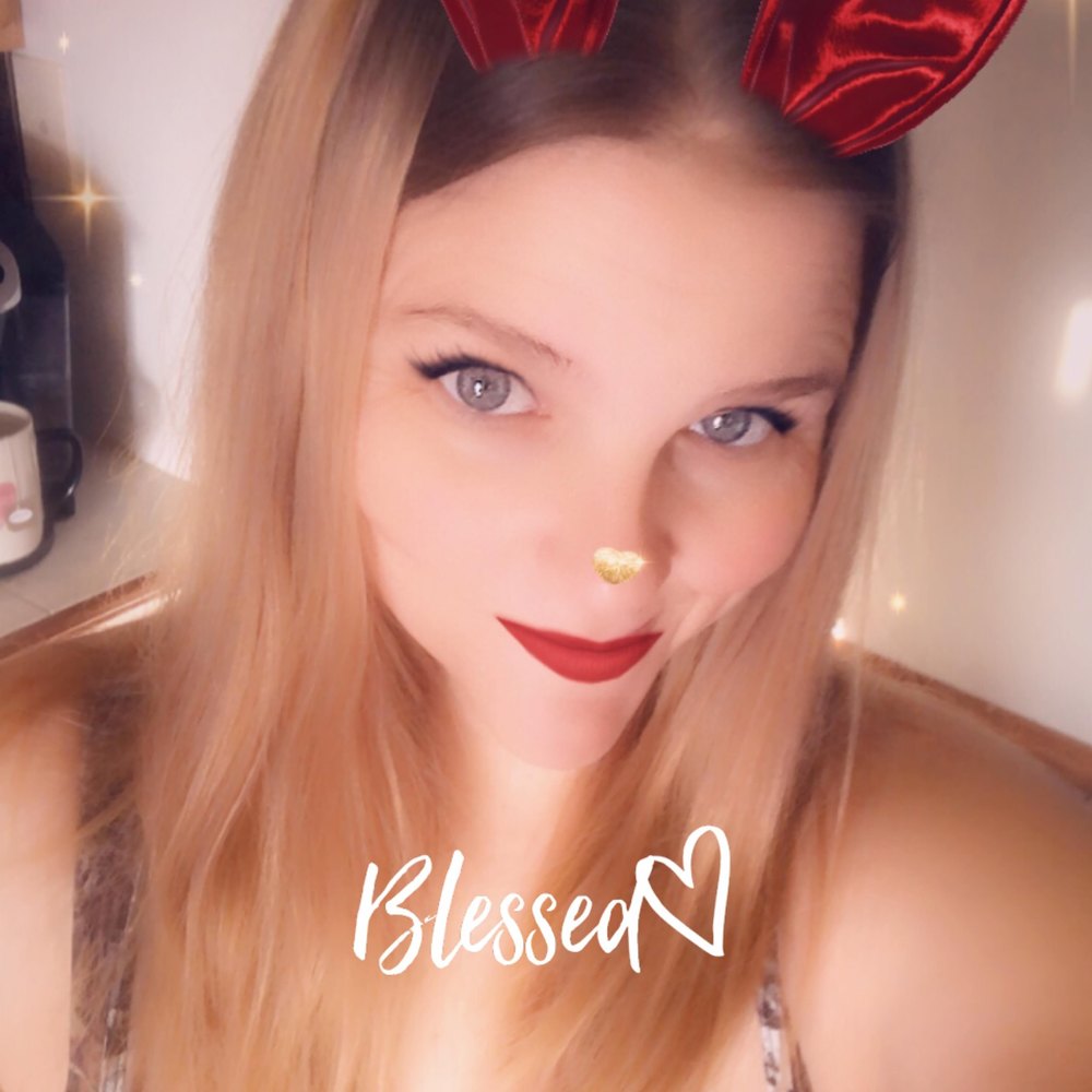 Meet your Posher, Samanthia